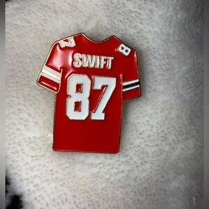 Kansas City Chiefs Taylor Swift jersey pin back for any occasion NFL football